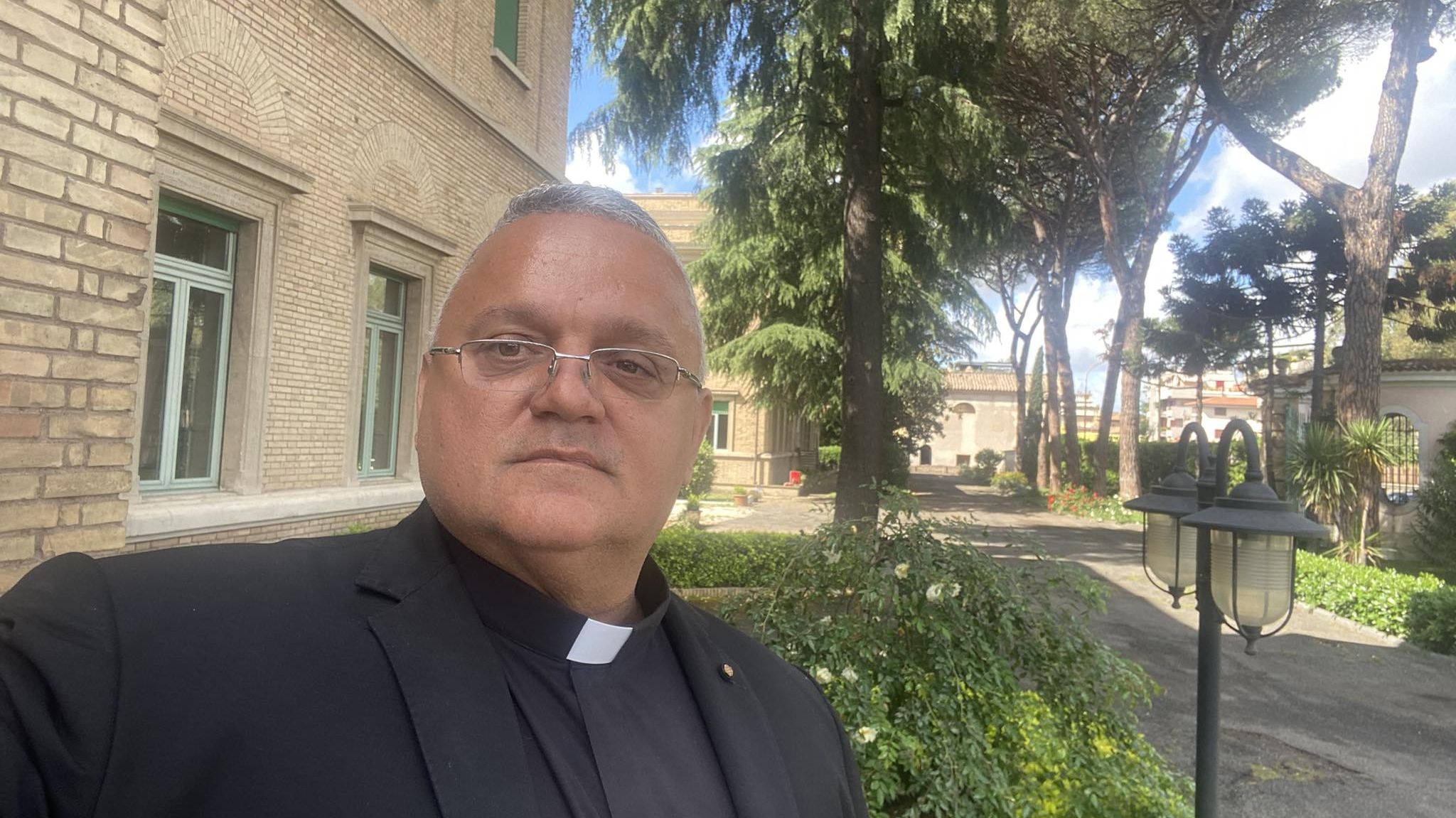 Monsenhor André Sampaio no Colégio Pio Brasileiro, onde os cardeais brasileiros ficaram hospedados antes do início do conclave.